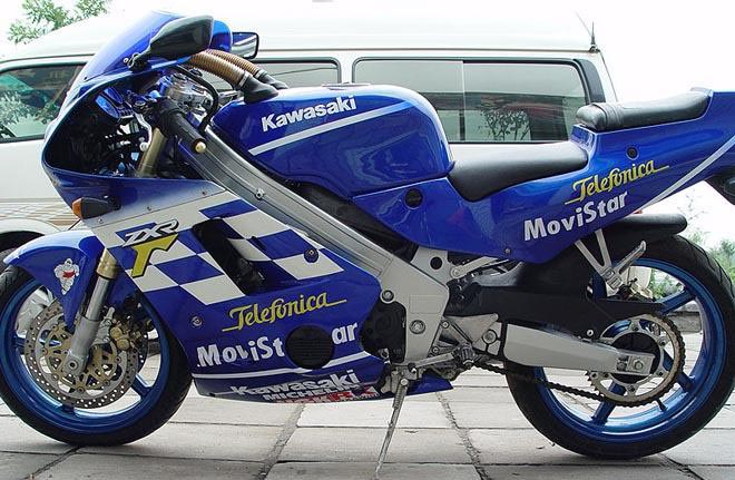供应川崎 ZZR250摩托车